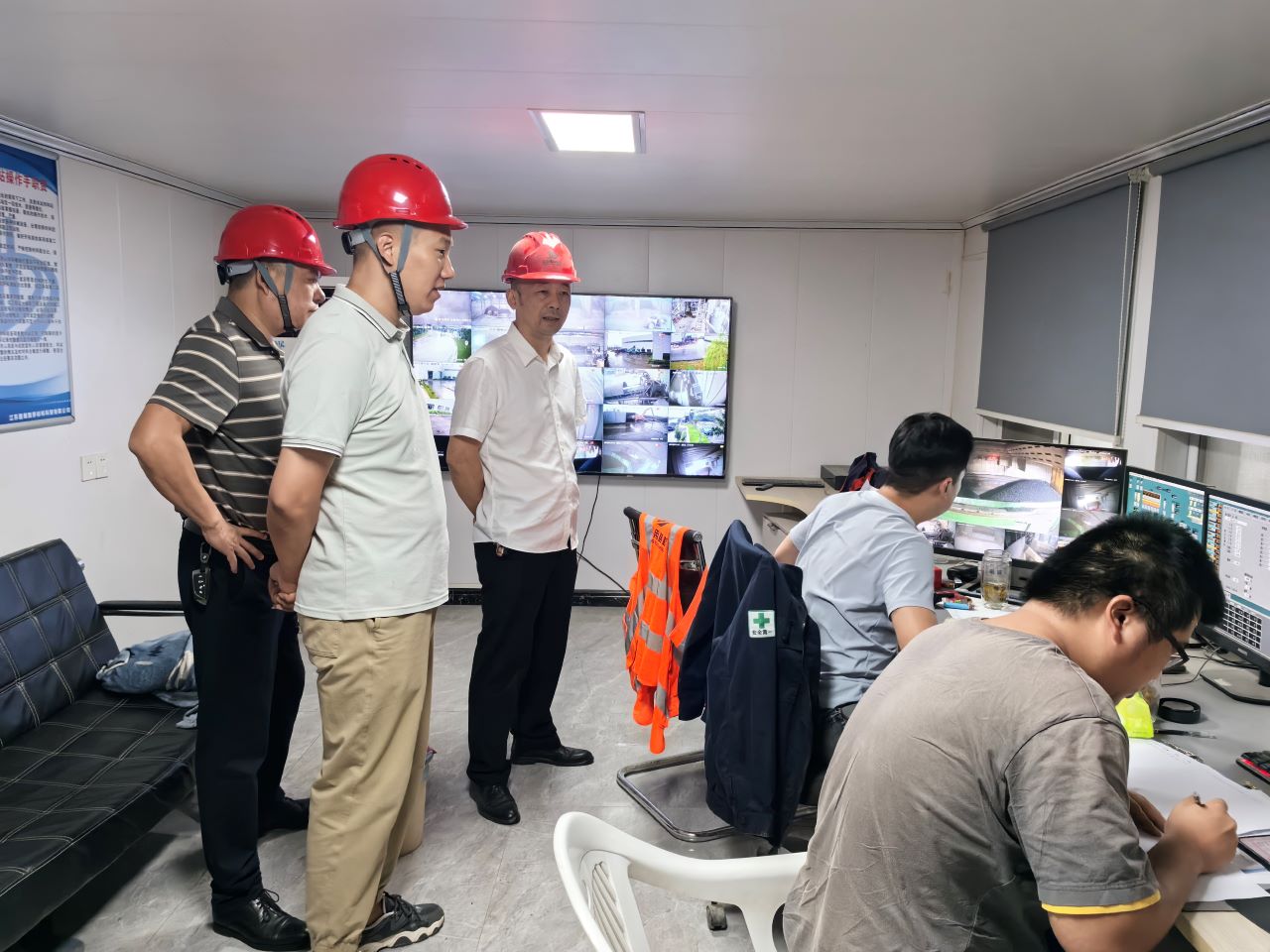 以检促安-江苏通用路桥开展国庆节前安全检查